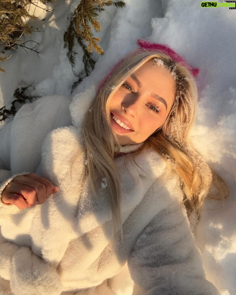Natalya Rudova Instagram - Праздник к нам приходит…🎄 У кого есть новогоднее настроение?🎉