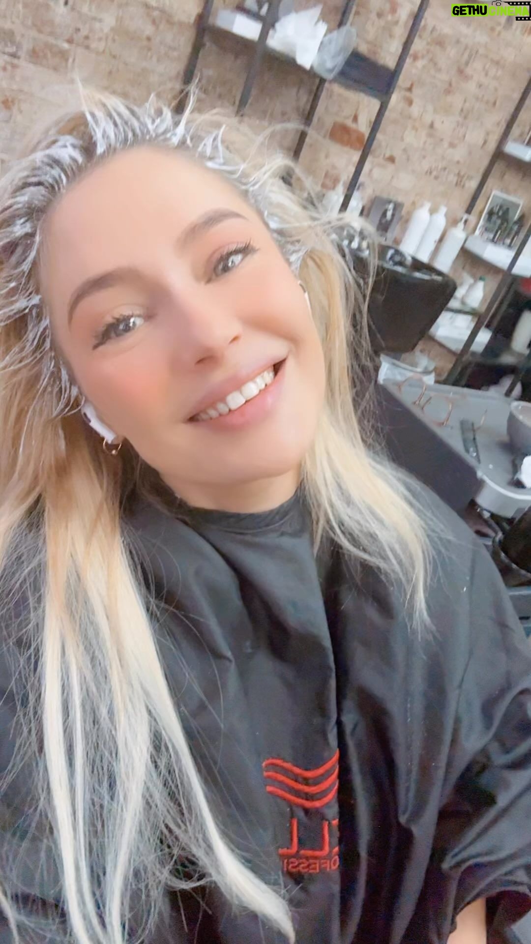 Natalya Rudova Instagram - Реалии 21-го века😂✌️