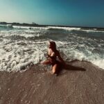 Natalya Rudova Instagram - Море обнимет, закопает в пески Закинут рыболовы лески Поймают в сети наши души Прости меня, моя любовь..🖤