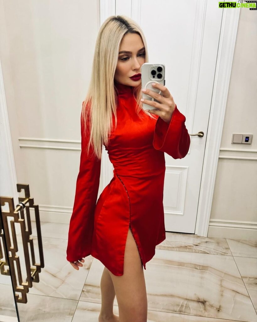 Natalya Rudova Instagram - The mother of dragons 🐲