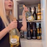 Natalya Rudova Instagram – Когда обсуждаете с подружкой сколько брать бутылок шампанского на 8-е марта😂😂💃💃

Всех с 8-м Марта❤️