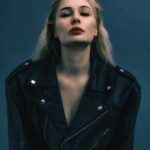 Natalya Rudova Instagram - ВСЕХ КОЛЛЕГ С ДНЕМ КИНО. ЭТО НЕВЕРОЯТНО ТЯЖКИЙ ТРУД. НО И САМЫЙ СИЛЬНЫЙ НАРК@ТИК ДЛЯ АКТЕРА , КОТОРЫЙ ОБОЖАЕТ ВЫТАСКИВАТЬ ИЗ СЕБЯ НЕСВОЙСТВЕННЫЕ ЕМУ ЭМОЦИИ. Я ОБОЖАЮ КАЖДУЮ СВОЮ ПОТРАЧЕННУЮ НЕРВНУЮ КЛЕТКУ НА НЕ СВОЙСТВЕННЫЕ МНЕ ЭМОЦИИ. УРА!🎬🎬🎬❤️