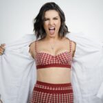 Nathalia Arcuri Instagram - Mulher é guerreira. Ser guerreira significa que todo dia é dia de LUTA. E falando sobre ontem, o Dia da Mulher, foi um momento de reflexão e de agradecimento por todas as mulheres que abriram os caminhos para nós, desde Mary Wollstonecraft pregando os primórdios do que viria a ser o feminismo, passando Lélia Gonzalez, Bell Hooks, eu, você, nossas mães, avós, tias, enfim. Todas que nos tornaram fortes e tiveram forças pra transformar o mundo. Se hoje temos o mínimo de autonomia sobre nosso bolso, nossos corpos e nossas decisões, foi porque muitas mulheres LUTARAM por isso. E precisamos dar continuidade a essa batalha todos os dias para que toda mulher possa ser LIVRE: ➡️para ir e vir ➡️para ser quem ela é ➡️para trabalhar com o que ela quiser ➡️para ocupar os espaços que ela quiser ➡️para amar quem ela quiser ➡️para ser ou não mãe ➡️para ser dona do seu dinheiro continue a lista nos comentários 👇 📸 fotógrafo: @claudiobelli ✨stylist: @tatis.teixeira