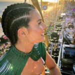 Nathalia Arcuri Instagram - Pra você que disse que ia colocar sua vida financeira nos eixos depois do Carnaval👇 5 tarefas DIÁRIAS pra atrair dinheiro em 2024: 07:00 ver o saldo 07:05 checar rendimentos diários do capital investido 07:10 acompanhar metas de geração de receita no mês 07:15 estabelecer plano de ação do dia 07:30 montar a lista de tarefas do dia, sem se esquecer de se colocar na agenda: almoço, boa alimentação, pelo menos 30 min de cabeça vazia no dia e 10 minutos para você aprender algo, pode ser um vídeo do canal Faça isso durante 1 mês logo depois de acordar. Não esqueça de SALVAR e coloque como meta seguir esse programa durante 5 dias no mínimo. E volte aqui pra contar. Esse exercício requer que você tenha metas, que já tenha começado a investir e que tenha um objetivo maior em mente. Caso você ainda não tenha o “material necessário” corre lá no @mepoupenaweb no YouTube e busca “metas”. Com certeza um dos vídeos gratuitos vai te ajudar. Manda pra todo mundo! Salvador, Bahia, Brasil