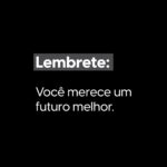 Nathalia Arcuri Instagram - Repete comigo: você merece sonhar e realizar os seus sonhos mais selvagens. Não é porque você não aprendeu com a sua família a poupar que a sua vida não pode ser diferente. Eu tô te libertando dessas amarras hoje… …você pode ir além, mas você precisa de uma estratégia pra chegar lá. Pode parecer papo de coach, mas a realidade que você quer acontece primeiro na sua mente. A gente primeiro sonha, visualiza, pra depois transformar em meta e tornar isso realidade. Faça esse exercício pra transformar a sua mente escassa em abundante e conquistar um futuro melhor porque VOCÊ MERECE: Entenda qual a ordem dos seus valores e coloca no papel: liberdade, segurança, autoridade e status; Aceite o seu hoje, mas na intenção de melhorar e crescer; Tenha metas alinhadas aos seus valores; Defina suas prioridades e comece de pouco a pouco; Estabeleça pequenas vitórias conquistadas pelas metas. E lembre-se, você pode estar num momento de escassez ou ter crescido com ela, mas isso não te impede de sonhar com mais. É um direito seu ser feliz, conquistar seu lugar no mundo e ter grana no bolso! Marcar alguém que precisa saber que liberdade financeira também é para ela.