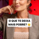 Nathalia Arcuri Instagram - Quando me perguntam como ficar rica ou rico eu tenho a resposta na ponta da língua (e sempre envolve trabalho duro, tempo e inteligência emocional), mas e quando a questão é O QUE TE DEIXA MAIS POBRE? Eu não tenho medo de responder que pobreza é, para além de tudo, um estado de espírito. A gente se acomoda com o país do jeito que tá, assume que vivemos nessa desigualdade GIGANTE e faz o que? Cruza os braços? Nunca! Pobreza não é apenas falta de dinheiro assim como a riqueza não é a abundância de dinheiro. Pensamento “pobre” é aquele que te limita, te coloca na eterna condição de vítima e te impede de crescer ainda que a oportunidade bata à sua porta. O nosso país ainda tem muito a se desenvolver e é necessário enriquecer a população de coisas básicas como alimento, saúde, justiça e educação. Mas é quando a pessoa já tem mais que o básico e continua pobre de espírito? É disso que a gente precisa se afastar. Eu quero conhecer TUDO, quero me manter atenta, curiosa e NUNCA julgar sem antes conhecer as intenções e reunir o máximo de informações. Julgar empobrece a gente. E você, o que te deixa MAIS POBRE? Responde aqui👇