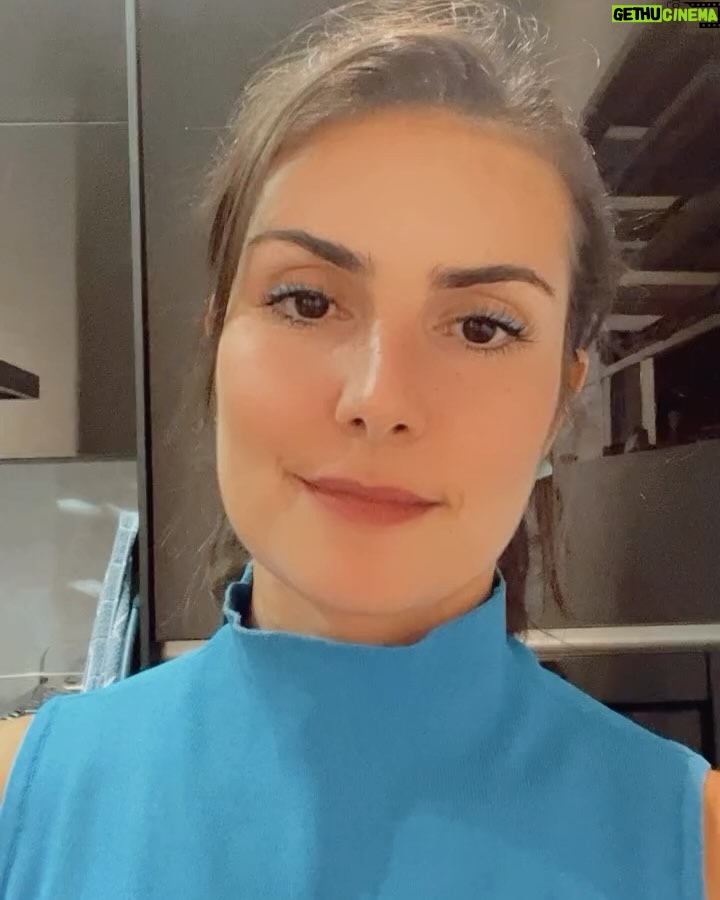 Nathalia Arcuri Instagram - Quantas mulheres você conhece que dependem da renda do marido? Não existe certo ou errado nessa escolha. O que existe é a necessidade URGENTE de falarmos sobre a autonomia financeira seja qual for a solução escolhida pelo casal para lidar com o dinheiro. Trouxe dos Stories para o Feed porque muita gente pediu. Espero abrir conversas e ajudar da maneira possível. Espalha se pensar em alguém que possa estar precisando desse toque. 😘