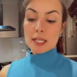 Nathalia Arcuri Instagram - Quantas mulheres você conhece que dependem da renda do marido? Não existe certo ou errado nessa escolha. O que existe é a necessidade URGENTE de falarmos sobre a autonomia financeira seja qual for a solução escolhida pelo casal para lidar com o dinheiro. Trouxe dos Stories para o Feed porque muita gente pediu. Espero abrir conversas e ajudar da maneira possível. Espalha se pensar em alguém que possa estar precisando desse toque. 😘