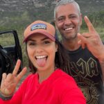 Nathalia Arcuri Instagram - Ainda dá tempo de um #tbt? Me apaixonei pela Bahia e pela Chapada Diamantina. Foram 3 dias explorando o Vale do Pati e no último chegamos ao Vale do Cachoeirão (as fotos acima), um dos pontos clássicos do trekking do Vale do Pati. É um penhasco de 300 metros de altura e você se sente um grãozinho de areia diante da imensidão dos paredões. 3 ingredientes ESSENCIAIS pra viver essa aventura: - Muita disposição, preparo físico e mental - Coragem, respeitando os limites para você não correr riscos desnecessários - Um guia incrível, como o @beja_guia.chapadadiamantina E eu não vou parar, quero mais trilhas e mais natureza nos meus planos, então já comenta aqui pra mim qual outro lugar do Brasil que eu deveria colocar na minha lista? Vale do Pati - Chapada Diamantina
