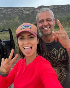 Nathalia Arcuri Instagram - Ainda dá tempo de um #tbt? Me apaixonei pela Bahia e pela Chapada Diamantina. Foram 3 dias explorando o Vale do Pati e no último chegamos ao Vale do Cachoeirão (as fotos acima), um dos pontos clássicos do trekking do Vale do Pati. É um penhasco de 300 metros de altura e você se sente um grãozinho de areia diante da imensidão dos paredões. 3 ingredientes ESSENCIAIS pra viver essa aventura: - Muita disposição, preparo físico e mental - Coragem, respeitando os limites para você não correr riscos desnecessários - Um guia incrível, como o @beja_guia.chapadadiamantina E eu não vou parar, quero mais trilhas e mais natureza nos meus planos, então já comenta aqui pra mim qual outro lugar do Brasil que eu deveria colocar na minha lista? Vale do Pati - Chapada Diamantina