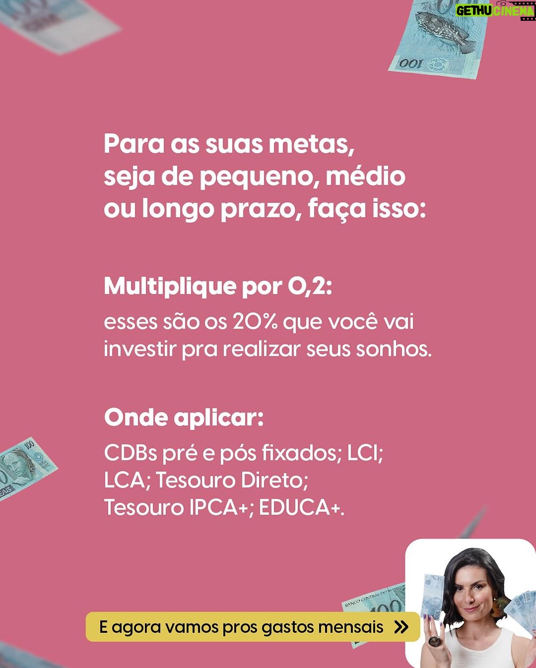 Nathalia Arcuri Instagram - Me diz uma coisa: você se planejou financeiramente pra passar o mês ou ainda tá na torcida pra tudo dar certo? 🤔 O 5º dia útil do mês é amanhã e, se você vai receber seu salário, é preciso se preparar para tomar boas decisões com esse dinheiro que vai entrar na sua conta. Eu preparei aqui nesse post um esqueminha explicando o método 70/30, que já mudou a vida de milhares de pessoas, pra te ajudar a entender o que fazer com seu próximo salário. Já pega a calculadora e bora colocar a casa em ordem! “Mas, Nath, é impossível me encaixar nesses valores 😔” Eu sei que não é uma tarefa fácil, então você precisa se perguntar: - estou vivendo um degrau abaixo? - onde posso cortar os gastos? - como posso ganhar mais ou fazer uma renda extra? Pode ser uma combinação de todos eles. E, como uma boa prof, claro que eu não ia te deixar na mão. Além de diversos conteúdos no canal da @mepoupenaweb sobre renda extra e investimentos, tem um planner TOTALMENTE COMPLETO E GRATUITO no link da minha bio pra te ajudar com a organização mensal. Clica lá, baixa o seu e compartilha com todo mundo que você quer ver bem 💜