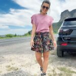 Nathalia Arcuri Instagram – Chapada Diamantina, aí vou eu!
Depois daquele perrengue com o carro que acabou com meus planos em janeiro, finalmente estou aqui e pronta para explorar todas as maravilhas desse lugar.
Sabe por que tem esse nome? Por causa da corrida por diamantes lá no século XIX. “Chapada” quer dizer “meseta”, tipo um planalto, e “Diamantina” é por conta dos diamantes.
Já tô ansiosa pelas paisagens de tirar o folêgo.
Quem mais vai curtir essas aventuras junto comigo? Comenta aí com um 💜