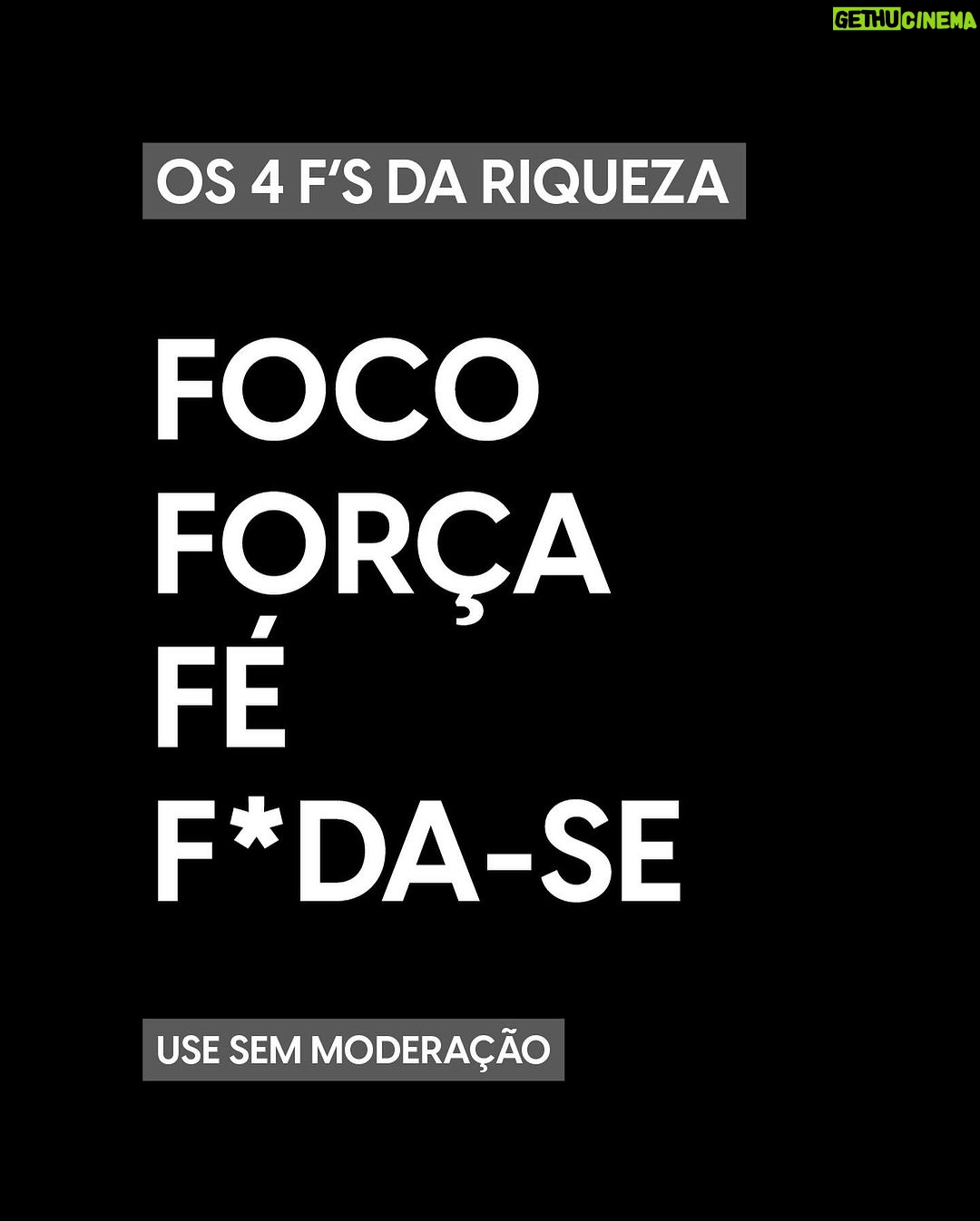 Nathalia Arcuri Instagram - Como ATIVAR os 4 F’s da riqueza no dia a dia em 2024: ✅FOCO: O foco é em VOCÊ! Pergunte pra si: Quais são os seus desejos? Onde você quer chegar? Com quem você convive? O que você consome de informação? ✅FORÇA: Depois de ter focado em você e analisado sua vida, o que você precisa mudar? O seu propulsor tem que ser a força, a coragem pra tomar essas decisões. ✅FÉ: Não tô nem falando de religião não. É fé no sentido de acreditar: em você, nas pessoas, no lado positivo da vida. Isso pode te ajudar a ter força. ✅F*DA-SE: Bem, esse é autoexplicativo, mas é bom reforçar: Depois que você tem FOCO em você mesma, decide o que você quer, tem FORÇA pra fazer o que precisa ser feito e tem a FÉ como seu combustível, de resto, f*da-se pra quem te critica! Eles fazem parte da minha vida e foi graças a eles que eu pude dar aquela “guinada” na carreira, pedir demissão, criar a Me Poupe! e conquistar a minha independência financeira. O primeiro vídeo que eu falei sobre os 4 f’s foi lá em 2016 no canal e desde então teve 10 edições de jornada, teve livro, teve curso e milhares de conteúdos para que isso entrasse na sua cachola e pudesse mudar a SUA vida como mudou a minha. Não é magia, é método, testado e aprovado em milhares de cacholas! Em breve, ainda melhor, organizado e acessível pra qualquer pessoa que tenha SEDE DE CONHECIMENTO. Salva esse post pra ler sempre quando precisar reforçar a mentalidade da riqueza 🫰