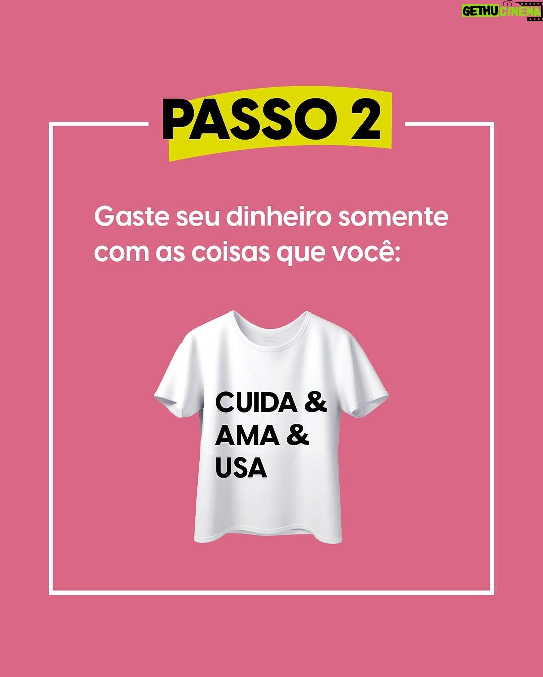 Nathalia Arcuri Instagram - Tudo o que você planta, você colhe. E, pra colher riqueza, tem que PLANTAR e CONSUMIR bons hábitos. A riqueza vem quando você alimenta ela com costumes saudáveis ligados ao bolso e à alma , como estudar e buscar conhecimento naquilo que você não domina, estar com pessoas que te fazem crescer, ter uma rotina saudável no seu dia a dia… e por aí vai. Por falar nisso, com o que você tem alimentado sua vida pra que ela possa gerar riqueza? Quando eu criei a Me Poupe!, o meu principal objetivo era democratizar o acesso ao conhecimento básico sobre dinheiro. O que começou comigo e uma colher de pau, se transformou em um time de pessoas unido pra trazer vídeos de qualidade, cursos e realities que pudessem fazer a diferença na vida de todas as Me Poupeiras! e Me Poupeiros! Inclusive, quem aí tá sentindo falta dos cursos da @mepoupenaweb recheados de conteúdo f*da? E, por falar em conteúdo, eu separei 6 dicas ba-ta-tas pra você seguir no início dessa sua jornada endinheirada 💸 Marca uma pessoa (ou mais) nos comentários que você quer que enriqueça junto com você em 2024👇
