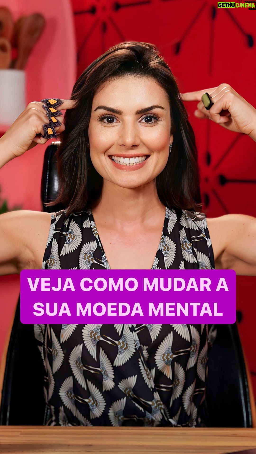 Nathalia Arcuri Instagram - FOCA NA META. Esse é o método que eu uso para conquistar as minhas metas mais ousadas! Eu sei, conquistar uma meta ousada pode parecer difícil e intimidador, mas com os passos certos, você pode tornar o processo mais simples e aplicável na sua vida, comece por aqui: 1- Defina sua meta de forma clara e específica, e certifique-se de que ela seja alcançável. Em vez de dizer “quero viajar”, seja específico, como “quero viajar para a Patagônia em abril de 2025 e preciso de R$8000 e para isso eu vou investir R$300 por mês a partir de junho”. 2- Depois de definir sua meta, crie um plano de ação detalhado para alcançá-la. Que ações específicas você precisará tomar para chegar lá? Que recursos você precisará? Que obstáculos você pode encontrar e como superá-los? Coloque todas essas informações em um plano e defina prazos para cada etapa. 3- Fique focado e mantenha a disciplina. Celebre pequenas vitórias ao longo do caminho, mas não perca de vista o objetivo final. Seja paciente e persistente, e não desista diante dos obstáculos que possam surgir. 4- Baixe o Planner Financeiro e coloque os passos 1,2 e 3 em prática, o link tá na minha bio.
