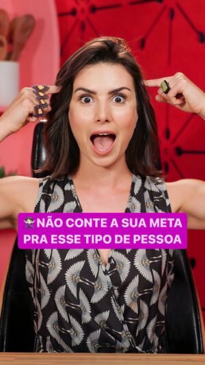 Nathalia Arcuri Instagram - Deixa eu adivinhar: você fez uma listinha de metas na virada do ano (e não é a primeira vez), mas tá com medo de terminar 2024 com elas só no papel? 
 
O vídeo de hoje traz 8 DICAS INÉDITAS que vão te ajudar a realizar cada tópico da sua lista de objetivos sem precisar contar com a sorte. 
 
Começando com uma básica, mas que faz total diferença. Evite esses tipos de pessoas: 
 
❌ que ironizam suas metas 
❌ que duvidam das suas metas 
❌ que questionam a sua capacidade 
 
Mas prestenção: para realizar seus desejos com dinheiro AINDA neste ano, até mesmo os mais selvagens, vai ser necessário que você não pule nenhuma etapa, porque todas as dicas seguem uma ordem. 
 
▶ ️ Link na minha bio ou nos stories.