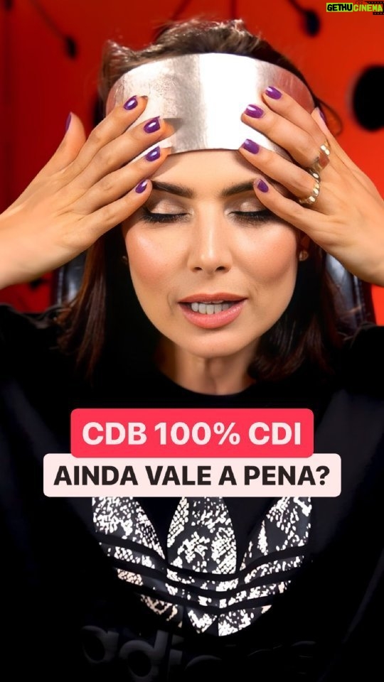 Nathalia Arcuri Instagram - Importante đ Hoje, 09/01/2024, a taxa SELIC estĂĄ fixada em 11,75% ao ano e um CDB que paga 100% do CDI rende, por mĂȘs, 0,92%. "Mas Nath, entĂŁo ainda vale a pena investir num CDB 100% do CDI?" Se vocĂȘ ainda nem começou a investir ou nĂŁo tĂĄ com a sua reserva de emergĂȘncia completa, o CDB a 100% do CDI continua sendo uma Ăłtima opção. Geralmente, esses investimentos oferecem liquidez diĂĄria, ou seja, vocĂȘ pode resgatar a grana investida na hora que bem entender ou se realmente precisar. Para metas mais curtas, com prazo de atĂ© 6 meses, essa flexibilidade no resgate faz do CDB uma escolha acertada. Agora, para metas de mĂ©dio e longo prazo, existem opçÔes mais interessantes, como CDBs Prefixados e indexados Ă inflação, especialmente diante da perspectiva de queda da Selic em 2024. đ Pra te ajudar vou te dar um presente ano novo, um GUIA COMPLETO pra vocĂȘ entender tudo sobre renda fixa e começar o ano com o pĂ© nos investimentos. â
Baixe no link da BIO