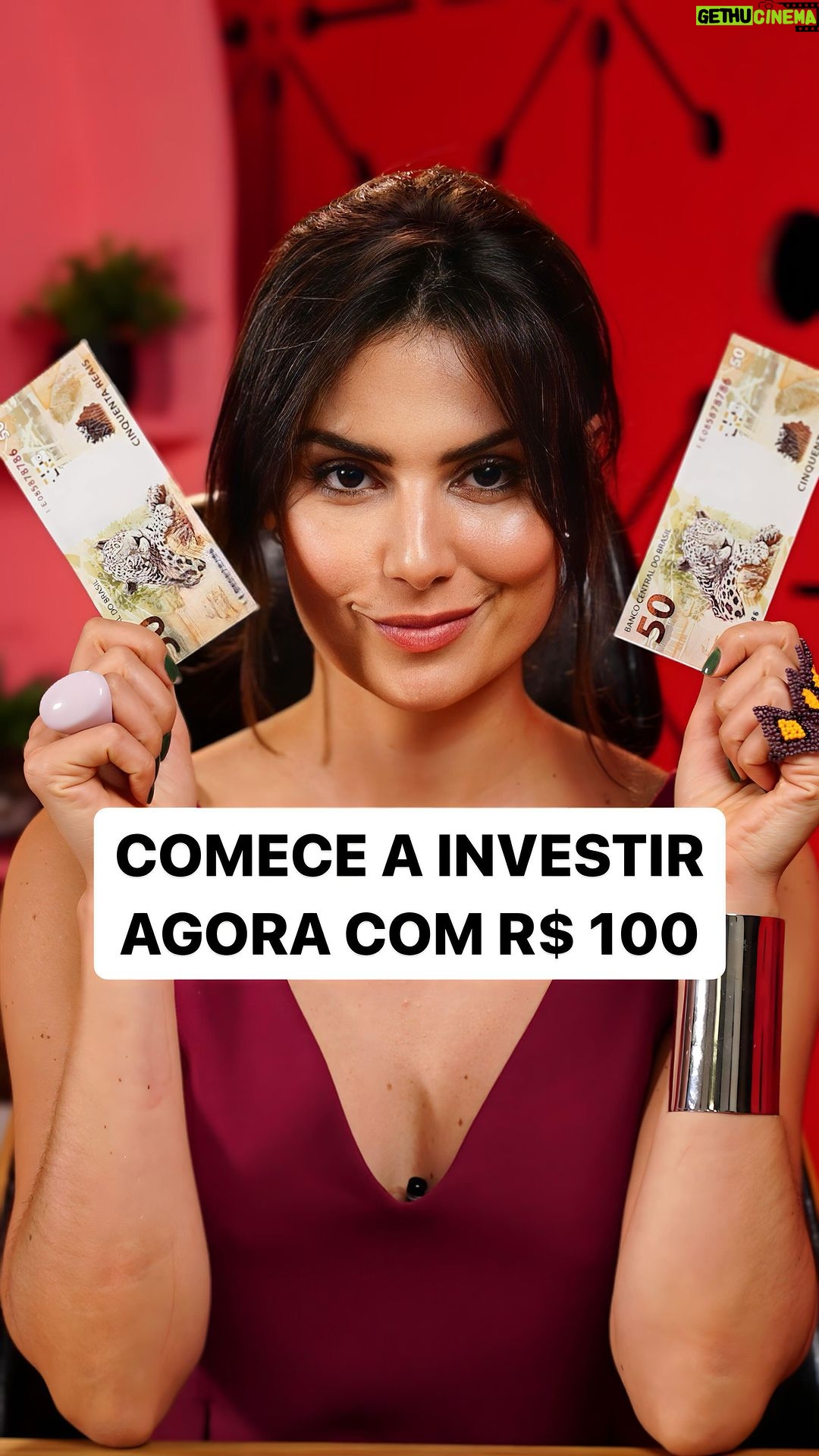 Nathalia Arcuri Instagram - AH-QUE-FESTA-DO-COMECE-AGORA 💯💰 Pega na minha mão que eu vou te mostrar o melhor investimento pra quem tá começando do zero 🫴 Acabou de sair um vídeo no canal da @mepoupenaweb que vai te ensinar a investir R$ 100 em um CDB que paga 100% do CDI, ou até mesmo encontrar um que pague 120% do CDI, sempre mantendo a liquidez imediata. Prestenção, você PODE e DEVE começar a investir em 2024. O primeiro passo é conferir o vídeo completo no link da minha bio ou dos stories.