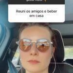 Nathalia Arcuri Instagram - Sabadou com as melhores dicas para curtir o finde 😎 É VERDADE ESSE BILHETE 👉 tem como se divertir gastando pouco e eu reuni aqui as 5 melhores dicas enviadas pelas Me Poupeiras! e Me Poupeiros! Em um mundo cada vez mais consumista, com as redes sociais influenciando diretamente nos seus gastos (principalmente por querer viver o que os outros estão vivendo), muita gente perde a linha e acaba se endividando só pra aparentar uma vida cheia de regalias, com experiências incríveis. Antes de sair gastando o que você não tem, pare e se pergunte: “tô me divertindo mesmo, ou tô querendo aparecer?” A realidade é que tudo é lícito, mas nem tudo convém quando falamos de finanças. Gastar só por status é BURRICE. Agora se a sua intenção é investir seu dinheiro em uma experiência que você realmente quer viver, aí eu apoio 100%. Mas, pra isso, você precisa transformar esse objetivo em meta e carimbar o dinheiro pra realizá-la sem se endividar, combinado?