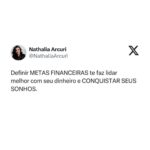 Nathalia Arcuri Instagram - Enfim, 2024 chegou! 🥳 E, pra todo começo de ciclo, a gente PRECISA recapitular o que já aconteceu pra APRENDER e melhorar quem somos e o que faremos com nós mesmos. Pra toda meta, você tem que ter disciplina e prazo. A disciplina te ajuda a se organizar e os prazos te dão o limite que é necessário pra definir quando agir pra alcançar seu objetivo. E, fazendo assim com suas metas financeiras, fica muito mais fácil chegar num sonho que antes era impossível de realizar. Em 2024, SONHE ALTO. Sim, você pode e deve fazer isso. Mas parta para a ação. Sonhar só por sonhar não leva ninguém a lugar algum. Adapte o que você precisa fazer e os prazos pra realizar esse sonho de acordo com a sua realidade. Só não deixe pra começar em 2000 e lá vai ano. Aproveite o novo ciclo de 2024 pra investir em suas metinhas, metas, metonas e metazonas. Eu sei (e você também sabe) que você é capaz. Comece agora baixando o Planner Financeiro no link da minha BIO🫰
