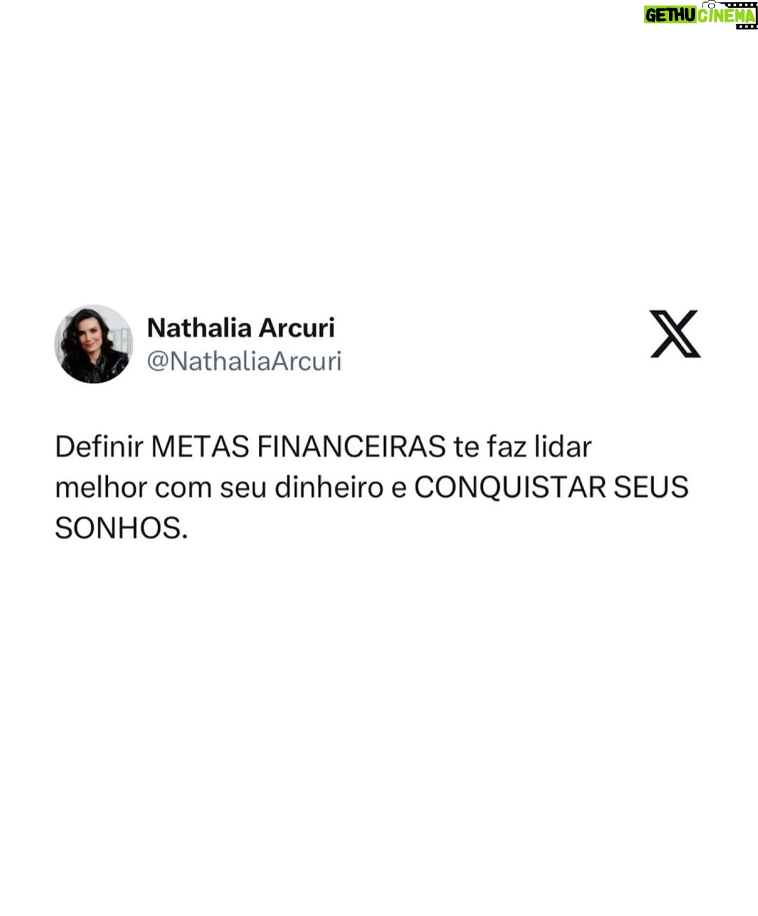 Nathalia Arcuri Instagram - Enfim, 2024 chegou! 🥳 E, pra todo começo de ciclo, a gente PRECISA recapitular o que já aconteceu pra APRENDER e melhorar quem somos e o que faremos com nós mesmos. Pra toda meta, você tem que ter disciplina e prazo. A disciplina te ajuda a se organizar e os prazos te dão o limite que é necessário pra definir quando agir pra alcançar seu objetivo. E, fazendo assim com suas metas financeiras, fica muito mais fácil chegar num sonho que antes era impossÃvel de realizar. Em 2024, SONHE ALTO. Sim, você pode e deve fazer isso. Mas parta para a ação. Sonhar só por sonhar não leva ninguém a lugar algum. Adapte o que você precisa fazer e os prazos pra realizar esse sonho de acordo com a sua realidade. Só não deixe pra começar em 2000 e lá vai ano. Aproveite o novo ciclo de 2024 pra investir em suas metinhas, metas, metonas e metazonas. Eu sei (e você também sabe) que você é capaz. Comece agora baixando o Planner Financeiro no link da minha BIO🫰