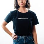 Nathalia Arcuri Instagram - O Dia da Mulher tá chegando mais uma vez e eu trouxe esse trecho da minha participação no Hacktown, para que juntas possamos romper FINALMENTE o teto de restrição colocado sobre nós por séculos pelo patriarcado. Precisamos de mais empresas gigantes criadas e lideradas por mulheres porque o mundo não sustenta mais o modelo competitivo e abusivo que imperou até hoje. Está na hora de você enfrentar o seu medo e agir. Ouse sonhar grande. Eu estou aqui pra te apoiar nesse caminho. O mundo precisa de você! Passe esse recado pra frente, pra que mais e mais mulheres se apoiem e acreditem na sua própria potência! Conto com você💜 — 🎬Trecho do Hacktown 2023 Câmera: @papumafu Áudio: Aline Nascimento Produção: @compassocoolab
