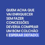 Nathalia Arcuri Instagram - Eu economizei no cafezinho (porque não me fazia falta ficar sem o expresso com a turma da TV e porque eu tomava 1 litro por dia pra aguentar a rotina e isso me levaria à falência). Eu economizei no papel higiênico (porque somando com todas as outras economias isso gerava uma eficiência gigante nos meus investimentos já que estamos falando de juros compostos e não de juros simples). Eu economizei na gasolina deixando pra abastecer sempre no posto mais barato (e de qualidade) do caminho. Eu perdi eventos familiares como aniversários da minha mãe, pai, irmãs, sobrinho pra fazer renda extra e trabalhar no final de semana e feriado. Eu perdi viradas do ano novo e natais (no plural) trabalhando no plantão da firma. Eu pedi demissão quatro vezes na minha vida por não compactuar com os valores das empresas onde eu estava. A diferença é que eu nunca enxerguei esses fatos como perdas. Cada economia, evento, pedido de demissão me aproximavam dos meus objetivos mais selvagens e eu sabia que eu era a única responsável pelos resultados que eu queria para a minha vida. E lembre-se, isso não vai durar a SUA vida inteira! Se você ainda não viu, tenho feito uma série de vídeos abrindo meu coração e contando dessa jornada de autodescoberta. Tem um destaque no perfil chamado: O desabafo! Domingo tem a parte FINAL dessa jornada. E por último: se você tem uma vida, cuide dela. E pode ter certeza que terá um monte de gente fazendo isso pra você também kkkkkk