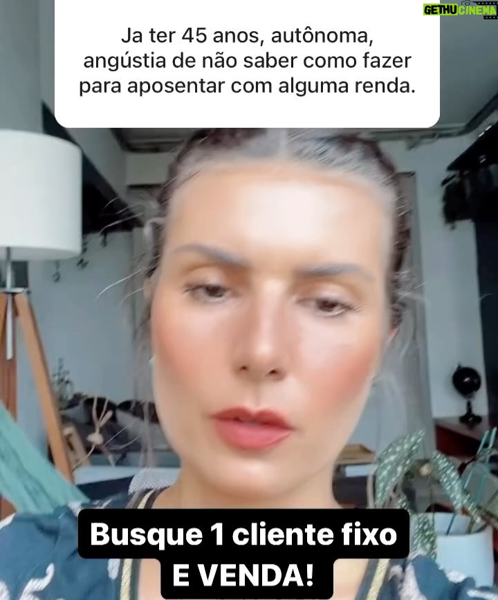 Nathalia Arcuri Instagram - Essa é uma chamada pra você pegar na minha mão e de outras tantas que já conhecem o paraíso da autonomia financeira. Ter conhecimento sobre o dinheiro, como ele pode trabalhar pra você, te libertar de amarras e transformar seu futuro é a chave pra viver uma vida mais leve e segura. O caminho nunca vai ser fácil, mas você pode começar por aqui, tomando consciência do que não está deixando você seguir e aprendendo como mudar esse cenário🫰 Agora falta MUITO pouco pra escola virtual da desfudência se tornar se tornar realidade com a missão de levar pra você educação financeira de qualidade do jeito mais leve, organizado e divertido possível. Vem aí, em ABRIL, o Me Poupe+💜