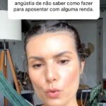 Nathalia Arcuri Instagram - Essa é uma chamada pra você pegar na minha mão e de outras tantas que já conhecem o paraíso da autonomia financeira. Ter conhecimento sobre o dinheiro, como ele pode trabalhar pra você, te libertar de amarras e transformar seu futuro é a chave pra viver uma vida mais leve e segura. O caminho nunca vai ser fácil, mas você pode começar por aqui, tomando consciência do que não está deixando você seguir e aprendendo como mudar esse cenário🫰 Agora falta MUITO pouco pra escola virtual da desfudência se tornar se tornar realidade com a missão de levar pra você educação financeira de qualidade do jeito mais leve, organizado e divertido possível. Vem aí, em ABRIL, o Me Poupe+💜