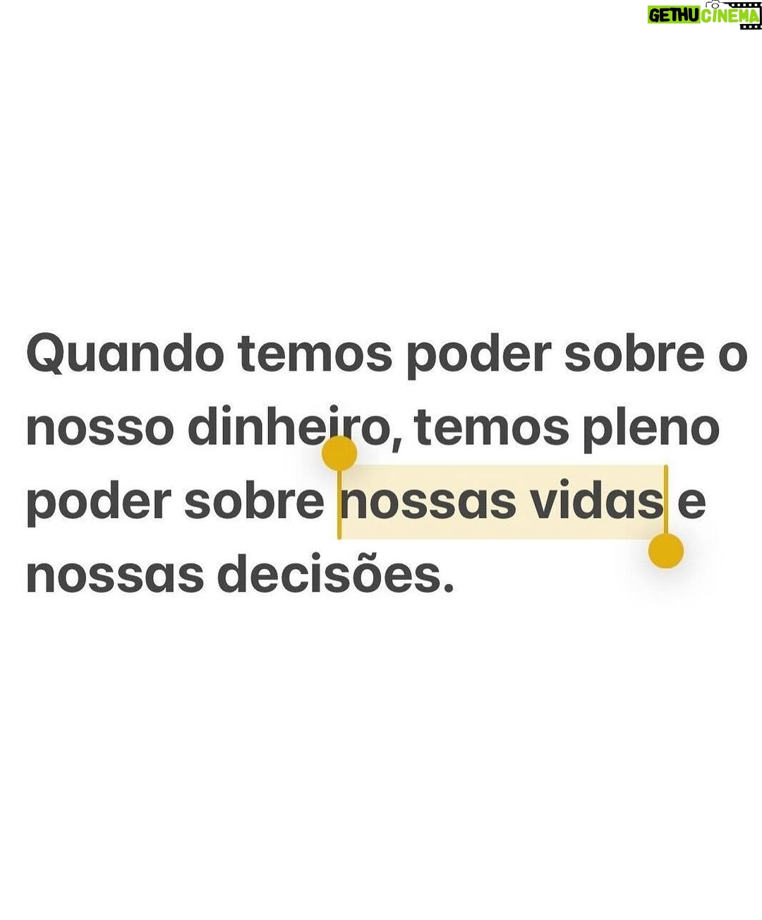 Nathalia Arcuri Instagram - Essa é uma chamada pra você pegar na minha mão e de outras tantas que já conhecem o paraíso da autonomia financeira. Ter conhecimento sobre o dinheiro, como ele pode trabalhar pra você, te libertar de amarras e transformar seu futuro é a chave pra viver uma vida mais leve e segura. O caminho nunca vai ser fácil, mas você pode começar por aqui, tomando consciência do que não está deixando você seguir e aprendendo como mudar esse cenário🫰 Agora falta MUITO pouco pra escola virtual da desfudência se tornar se tornar realidade com a missão de levar pra você educação financeira de qualidade do jeito mais leve, organizado e divertido possível. Vem aí, em ABRIL, o Me Poupe+💜