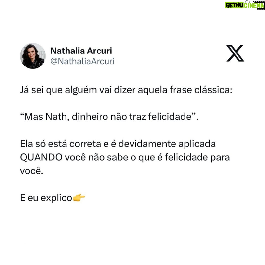 Nathalia Arcuri Instagram - A gente se acostuma a pensar o dinheiro na forma de carro, casa bacana, restaurantes legais, viagens pra fora do Brasil, boas faculdades, roupas e brinquedos para os filhos… como se qualquer privação fosse sinal de fracasso. Aí, por mérito ou muita sorte, a pessoa fica muito rica e de repente a vida dela deixa de fazer sentido. Os amigos se aproximam por interesse, os filhos têm tudo e não saem da aba da família, o dinheiro é abundante mas o tempo de qualidade é escasso e é aí que a pessoa descobre que era feliz e não sabia. Isso é mais comum do que você imagina. Quanto antes você souber o que te faz feliz mais simples será criar um plano de ação para ganhar, poupar, investir e usar o seu dinheiro de forma pragmática a seu favor e não contra você. ATENÇÃO: Eu não estou dizendo pra você deixar de planejar uma vida melhor e mais rica. É gostoso demais conquistar as coisas com o nosso esforço e melhor ainda quando o dinheiro trabalha mais que a gente. Mas antes de começar sua jornada rumo ao enriquecimento lícito pergunte-se: O que é felicidade pra mim e como eu vou o usar o dinheiro pra potencializá-la? As pessoas mais felizes que eu conheço não são as mais ricas, mas são as que sabem responder a essa pergunta. Se esse post te ajudou a pensar melhor em felicidade no Dia Internacional da Felicidade, manda pra alguém. Essa pessoa pode precisar disso agora.