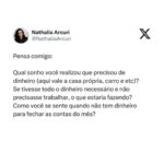Nathalia Arcuri Instagram - A gente se acostuma a pensar o dinheiro na forma de carro, casa bacana, restaurantes legais, viagens pra fora do Brasil, boas faculdades, roupas e brinquedos para os filhos… como se qualquer privação fosse sinal de fracasso. Aí, por mérito ou muita sorte, a pessoa fica muito rica e de repente a vida dela deixa de fazer sentido. Os amigos se aproximam por interesse, os filhos têm tudo e não saem da aba da família, o dinheiro é abundante mas o tempo de qualidade é escasso e é aí que a pessoa descobre que era feliz e não sabia. Isso é mais comum do que você imagina. Quanto antes você souber o que te faz feliz mais simples será criar um plano de ação para ganhar, poupar, investir e usar o seu dinheiro de forma pragmática a seu favor e não contra você. ATENÇÃO: Eu não estou dizendo pra você deixar de planejar uma vida melhor e mais rica. É gostoso demais conquistar as coisas com o nosso esforço e melhor ainda quando o dinheiro trabalha mais que a gente. Mas antes de começar sua jornada rumo ao enriquecimento lícito pergunte-se: O que é felicidade pra mim e como eu vou o usar o dinheiro pra potencializá-la? As pessoas mais felizes que eu conheço não são as mais ricas, mas são as que sabem responder a essa pergunta. Se esse post te ajudou a pensar melhor em felicidade no Dia Internacional da Felicidade, manda pra alguém. Essa pessoa pode precisar disso agora.