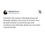Nathalia Arcuri Instagram - A gente se acostuma a pensar o dinheiro na forma de carro, casa bacana, restaurantes legais, viagens pra fora do Brasil, boas faculdades, roupas e brinquedos para os filhos… como se qualquer privação fosse sinal de fracasso. Aí, por mérito ou muita sorte, a pessoa fica muito rica e de repente a vida dela deixa de fazer sentido. Os amigos se aproximam por interesse, os filhos têm tudo e não saem da aba da família, o dinheiro é abundante mas o tempo de qualidade é escasso e é aí que a pessoa descobre que era feliz e não sabia. Isso é mais comum do que você imagina. Quanto antes você souber o que te faz feliz mais simples será criar um plano de ação para ganhar, poupar, investir e usar o seu dinheiro de forma pragmática a seu favor e não contra você. ATENÇÃO: Eu não estou dizendo pra você deixar de planejar uma vida melhor e mais rica. É gostoso demais conquistar as coisas com o nosso esforço e melhor ainda quando o dinheiro trabalha mais que a gente. Mas antes de começar sua jornada rumo ao enriquecimento lícito pergunte-se: O que é felicidade pra mim e como eu vou o usar o dinheiro pra potencializá-la? As pessoas mais felizes que eu conheço não são as mais ricas, mas são as que sabem responder a essa pergunta. Se esse post te ajudou a pensar melhor em felicidade no Dia Internacional da Felicidade, manda pra alguém. Essa pessoa pode precisar disso agora.