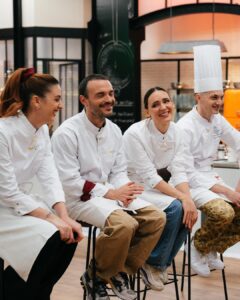 Nathalie Odzierejko Instagram - Un épisode spécial @topchefm6 est sorti sur ma chaîne à l’occasion des 15 ans de l’émission et de la nouvelle saison qui reprend le 13 mars ! J’espère que cette vidéo va vous régaler 🧑🏻‍🍳 Merci aux copains @maghla_ @shera @melococo @maxence et @jeromeniel d’avoir participé ! Merci à @stephanerotenbergofficiel d’avoir animé la plateau ! Et merci à nos chefs de brigade @justine_piluso et @danny_khezzar ❤️ Merci à notre jury d’exception @louloukitchen_ @osanchaise @mohamedcheikh_ @victmercier ✨ Et enfin merci à @hdrngnst pour la réal et le montage de ce gros projet !! Le rendu est fou ! nb: Alain est le roi de la pomme de terre incontesté. Photos @pierreaudric