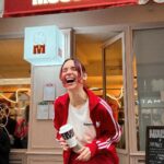 Nathalie Odzierejko Instagram - Voici quelques photos. 1 : on rigole bien avec Bachata Jones 2 : Dents Avec Les Stars 3 : allez voir le film de @fl0rentbernard il est super. 4 : deux moussaillons chez @mousse.paris 5 : un chien 6 : Anthony Collé 7 : bonne ambiance grâce à mon humour. 8 : c’est Shrek. 9 : Justine petit génie de l’informatique