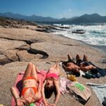 Nathalie Odzierejko Instagram - J’aimerais passer ma vie en slip au soleil à rire pour rien🩲 Corse