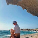 Nathalie Odzierejko Instagram - J’aimerais passer ma vie en slip au soleil à rire pour rien🩲 Corse