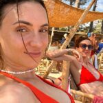 Nathalie Odzierejko Instagram - Un été de plus en Corse❤️‍🔥 C.O de Calvi