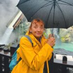 Nathalie Odzierejko Instagram - Le dernier vlog de notre voyage au Japon est en ligne! 1: matrixée dans ma capsule 2: 3 cafés gourmands en concert 3: un javelot de pomme de terre 4: mon poussin préféré 5: un picnic pas du tout champêtre 6: sailor chaise 7: voisin de dejeuner 8: photocall culinaire Merci encore @japanexperience_fr pour l’organisation de notre voyage, c’est inoubliable❤️ (collaboration non rémunérée) Japan