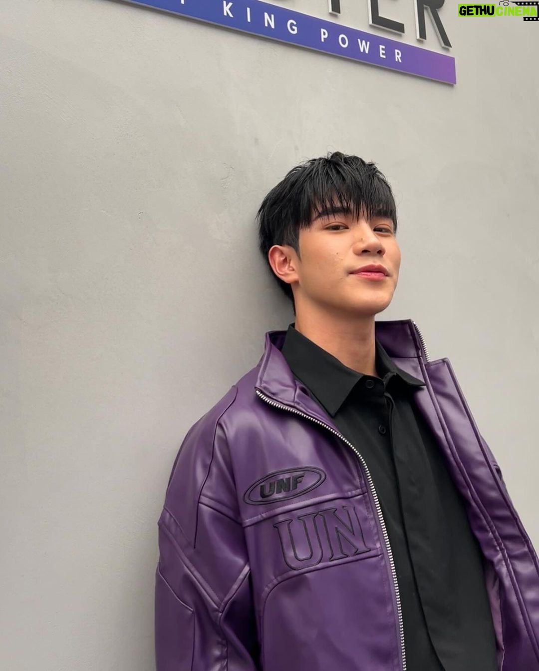 Nattawat Jirochtikul Instagram - ใกล้เกินป่ะ