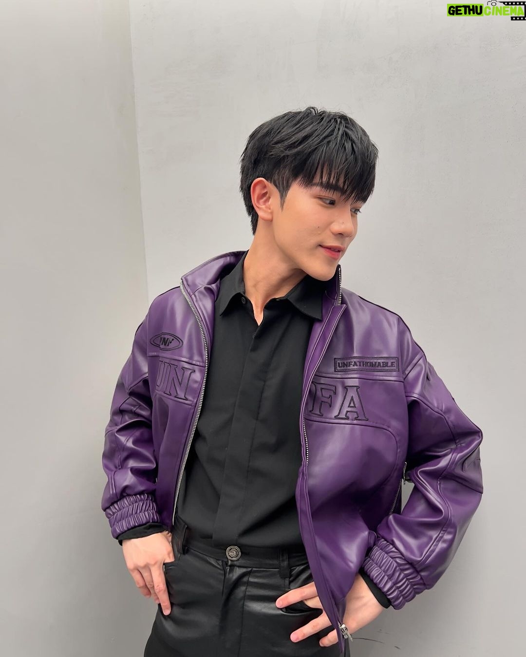 Nattawat Jirochtikul Instagram - ใกล้เกินป่ะ