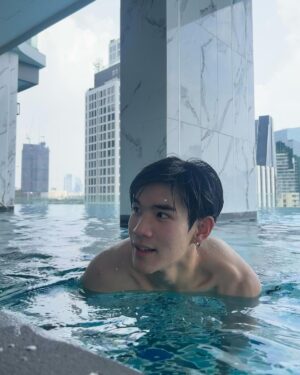Nattawat Jirochtikul Instagram - Relax ~~