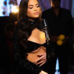 Natti Natasha Instagram - Un día tuvimos un hogar, y aunque perfecto no fue, el amor no llegó a faltar, en cambio faltó la FE #cuandocierreladisco 💔 Sentimiento @chrislebronf ❤️‍🩹🎙📸 @chepejose ☔️🇩🇴
