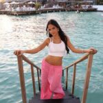Natti Natasha Instagram - Recharge and go ☀️🫶🏻🥂⏱️🇩🇴🌸💖🫶🏻🙏🏻