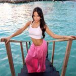 Natti Natasha Instagram - Recharge and go ☀️🫶🏻🥂⏱️🇩🇴🌸💖🫶🏻🙏🏻