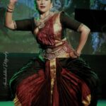 Navya Nair Instagram - “Dancing at Bio 360 Degree Science Park in honor of the Global Science Festival, organized by the Government of Kerala. Gratitude for the excellent coordination by Reshmi and the team. A heartfelt thank you to the incredible and supportive audience! 🌐🔬 #GlobalScienceFestival #DancePerformance #Gratitude” Pic courtesy @arunkadakkal_photography_ Make up @makeupby_nami_