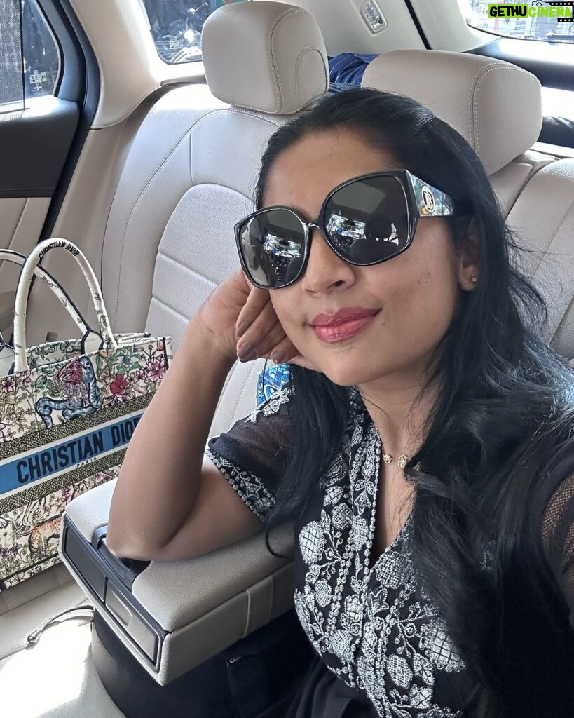 Navya Nair Instagram - Capturing a glimpse of the workday allure. Stepping into the realm of responsibilities with a touch of grace. 🌟 #varahamovie #WorkdayCharm #ProfessionalElegance #workingwithmychettan