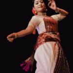 Navya Nair Instagram - Moments captured while performing at kothamangalam macollegeofengineering for their 70th anniversary celebrations with team @maathangibynavya Blouse @padmanidhi_the_blouse_boutiqu Clicks @capturecafe_wedding_company .. @navyanair143 choreography @sangeethabalajirao on vocal @prabaljithkb on mridangam @dharma_theerthan on veena @kalamandalamkarthika on nattuvangam DANCING ARTISTS @navyanair143 @dhanalakshmi_uma @m_oony___ @sargaskumar @abhinayadharpana @abhinaya_dharpana @resh__ma.___ @thejaswi_bhakth_ @_itsmelax Behind the stage Make up @makeupby_nami_ Light designer @jithin_jacob_jj Sound design justin #performances #stages #bharatanatyam #teammaathangi #dancerslife #bharatanatyam #lovefordance #loveforstage
