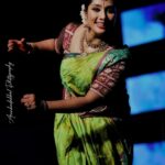 Navya Nair Instagram - “Dancing at Bio 360 Degree Science Park in honor of the Global Science Festival, organized by the Government of Kerala. Gratitude for the excellent coordination by Reshmi and the team. A heartfelt thank you to the incredible and supportive audience! 🌐🔬 #GlobalScienceFestival #DancePerformance #Gratitude” Pic courtesy @arunkadakkal_photography_ Make up @makeupby_nami_