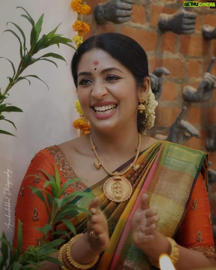 Navya Nair Instagram - Surrounded by loved ones and uplifting speeches, my heart dances with joy on Maathangi’s first anniversary. A celebration of happiness and togetherness, capturing the essence of this special day through smiles that speak volumes. 🎉💖 Photography @arunkadakkal_photography_ #MaathangiAnniversary #JoyfulMoments” #happiness #peace #love